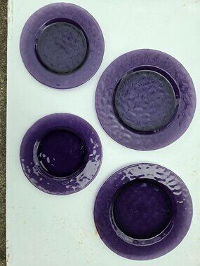 Bormioli Rocco Palatina Hammered Amethyst 2 Dinner Plates & 2 Salad Plates